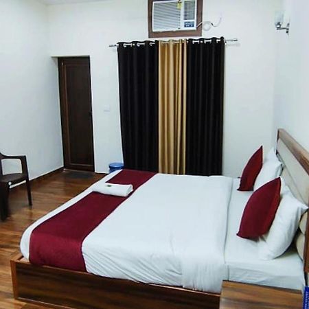 Luxury Rooms In Safdarjung Enclave Near Aiims & Safdarjung Hospital New Delhi Extérieur photo