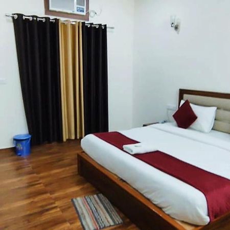 Luxury Rooms In Safdarjung Enclave Near Aiims & Safdarjung Hospital New Delhi Extérieur photo