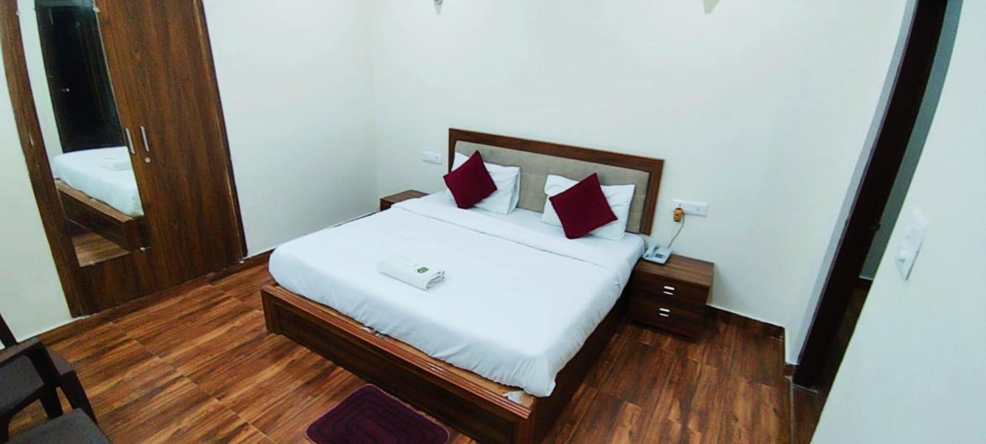 Luxury Rooms In Safdarjung Enclave Near Aiims & Safdarjung Hospital New Delhi Extérieur photo