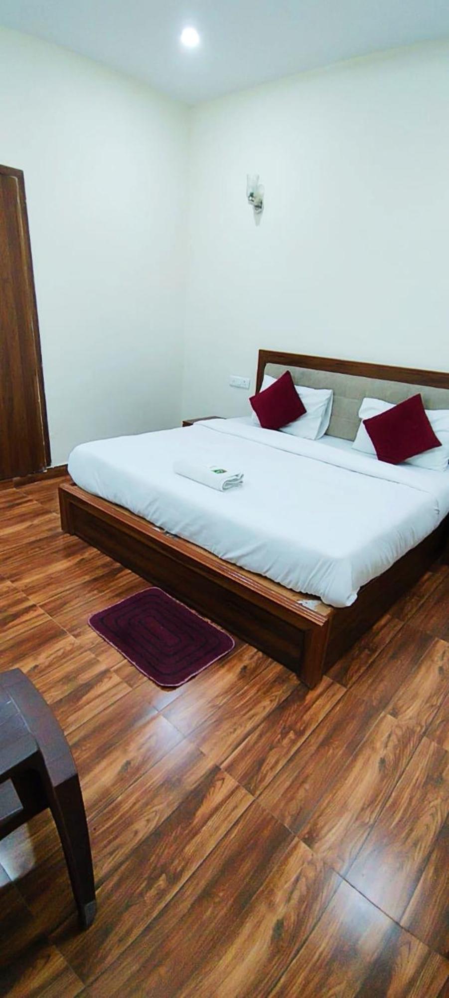 Luxury Rooms In Safdarjung Enclave Near Aiims & Safdarjung Hospital New Delhi Extérieur photo