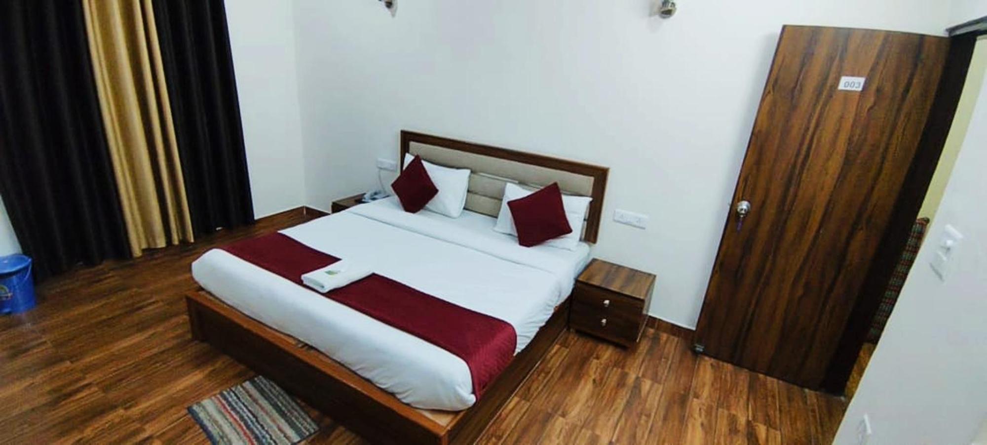 Luxury Rooms In Safdarjung Enclave Near Aiims & Safdarjung Hospital New Delhi Extérieur photo