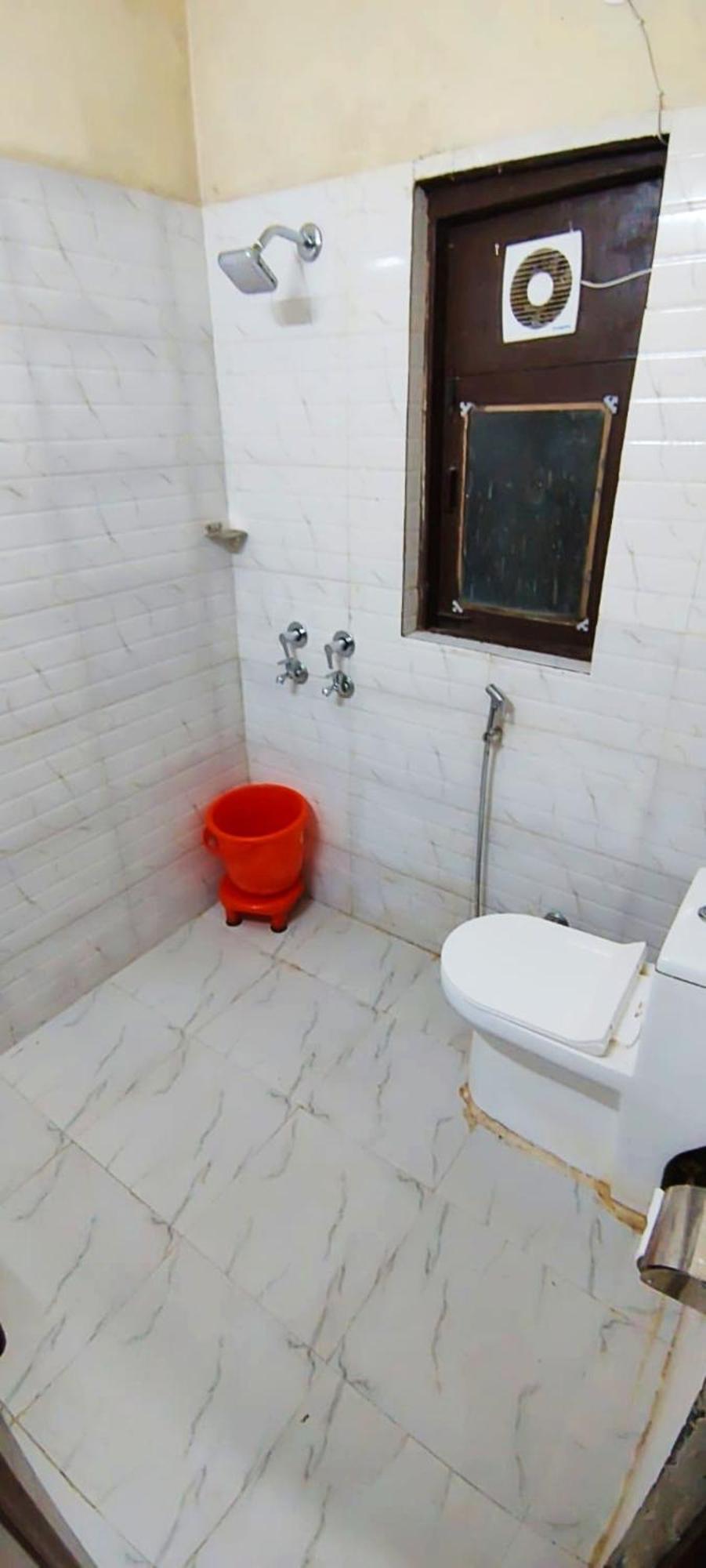 Luxury Rooms In Safdarjung Enclave Near Aiims & Safdarjung Hospital New Delhi Extérieur photo