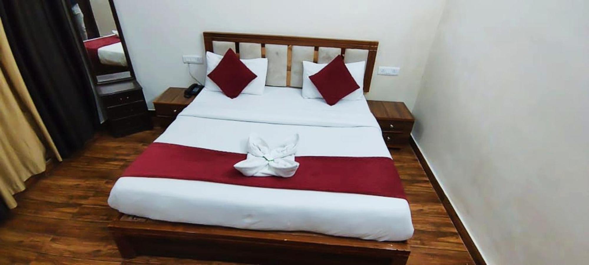 Luxury Rooms In Safdarjung Enclave Near Aiims & Safdarjung Hospital New Delhi Extérieur photo