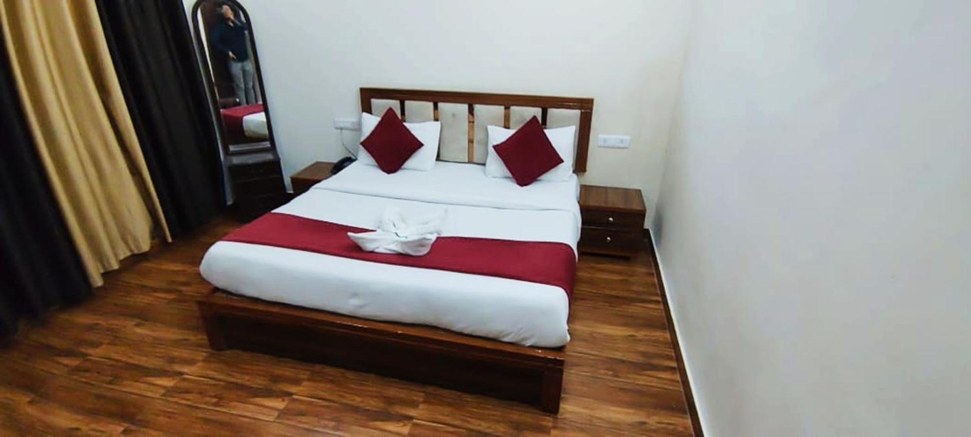 Luxury Rooms In Safdarjung Enclave Near Aiims & Safdarjung Hospital New Delhi Extérieur photo