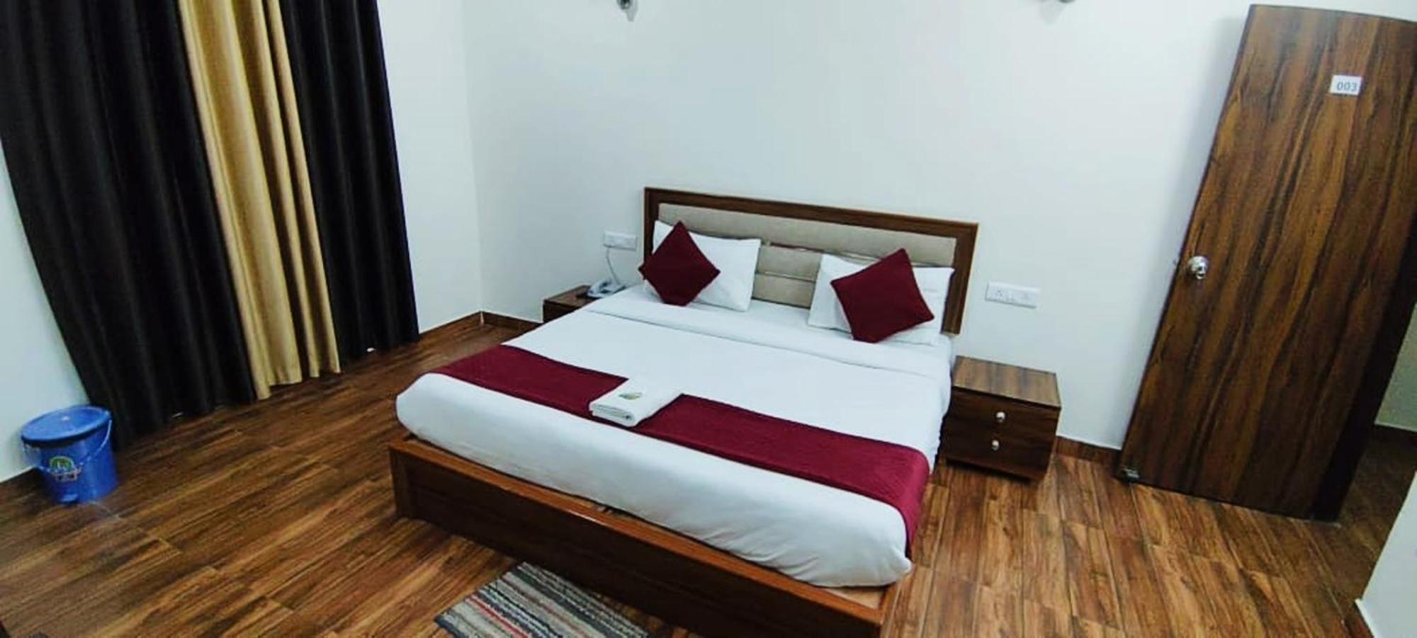 Luxury Rooms In Safdarjung Enclave Near Aiims & Safdarjung Hospital New Delhi Extérieur photo