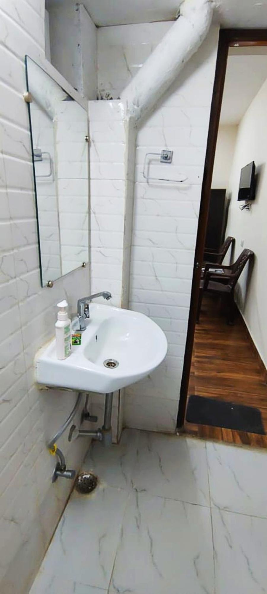 Luxury Rooms In Safdarjung Enclave Near Aiims & Safdarjung Hospital New Delhi Extérieur photo